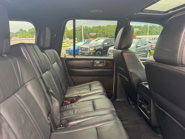 Used 2017 Lincoln Navigator L Select RWD image 22