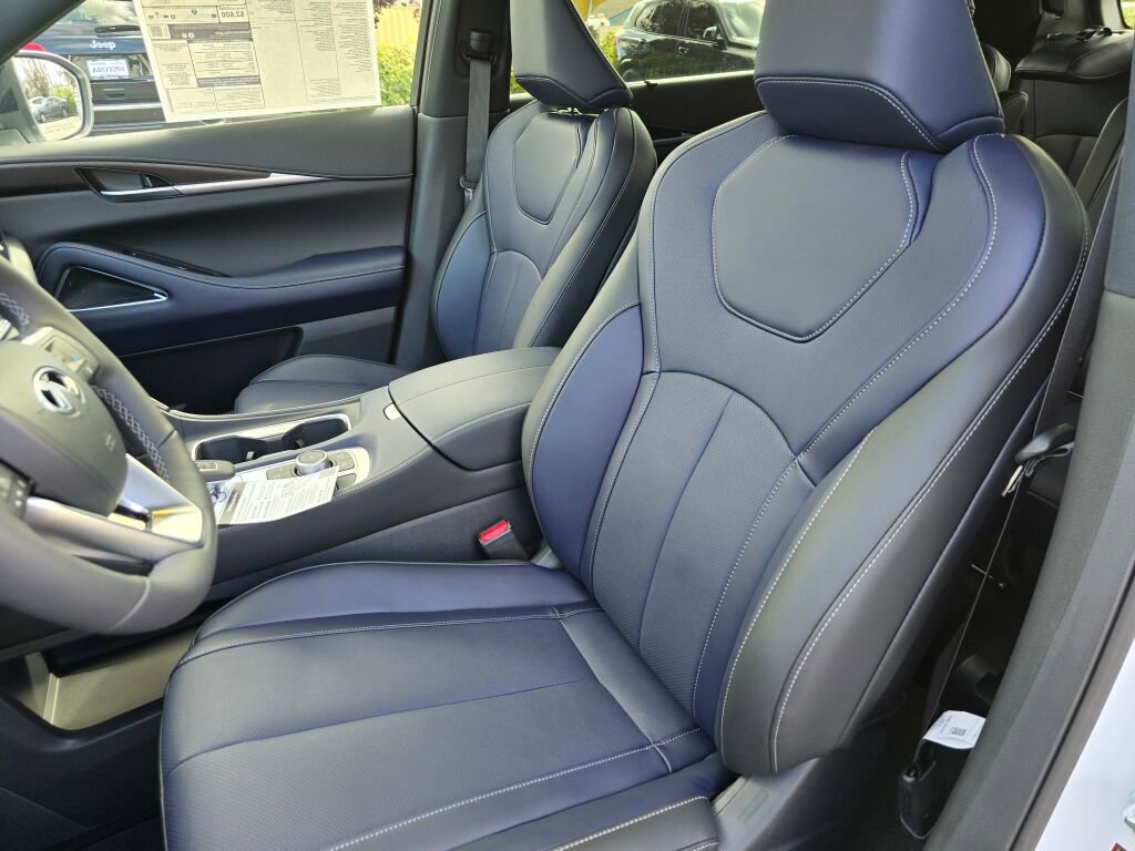 New 2026 INFINITI QX60 Sport w/ Dark Cargo Package image 22