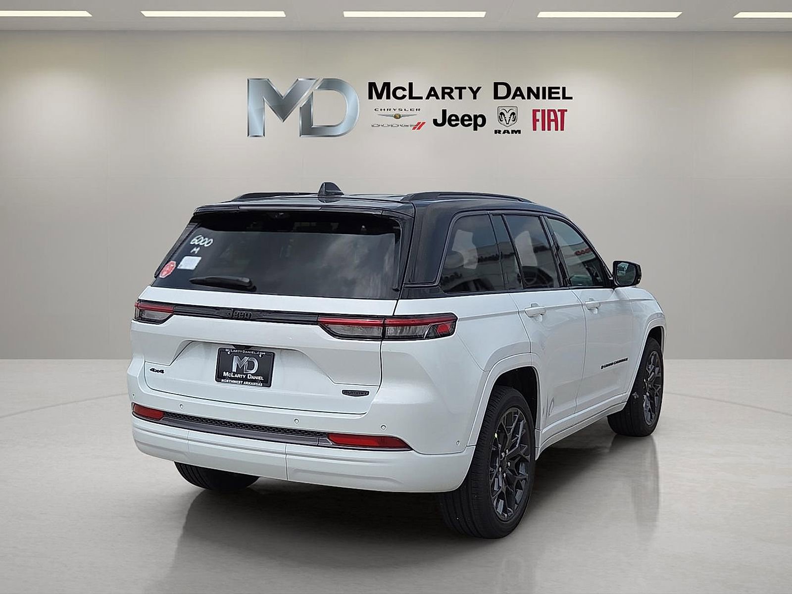 New 2026 Jeep Grand Cherokee Summit w/ Obsidian Package AWD/4WD image 5