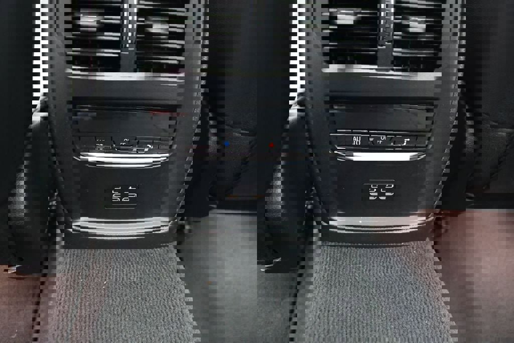 Used 2024 BMW 330i xDrive Sedan image 13