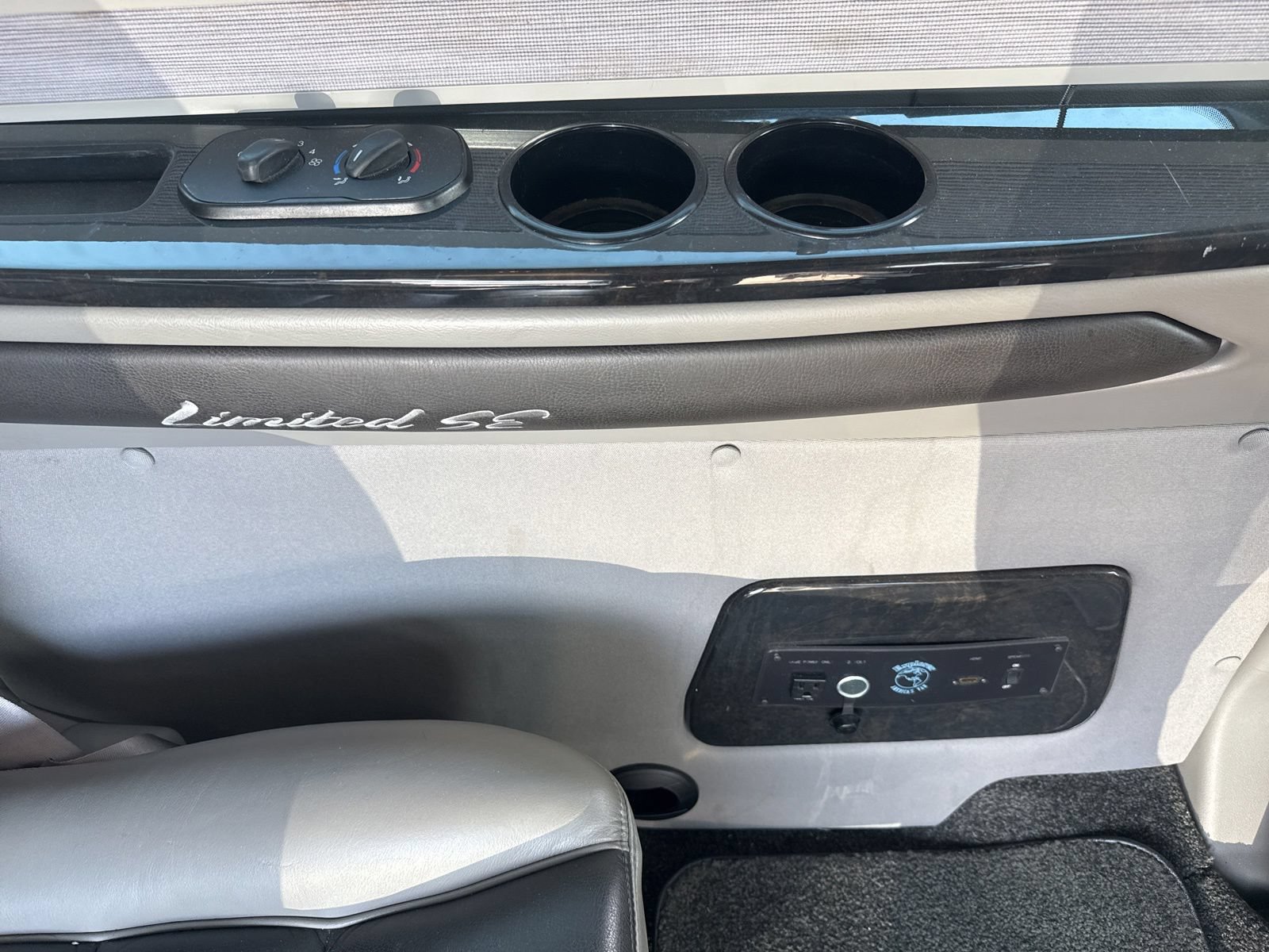 Used 2017 Ford Transit 150 XLT RWD image 11