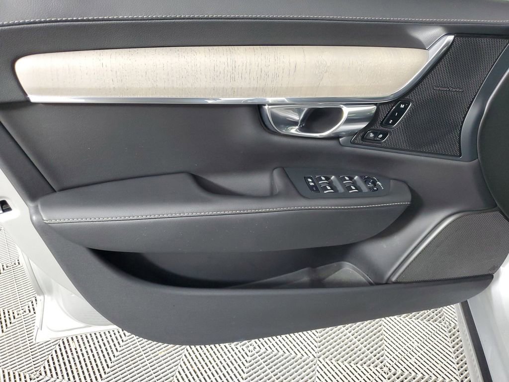 Used 2022 Volvo S90 B6 Inscription w/ Advanced Package image 21