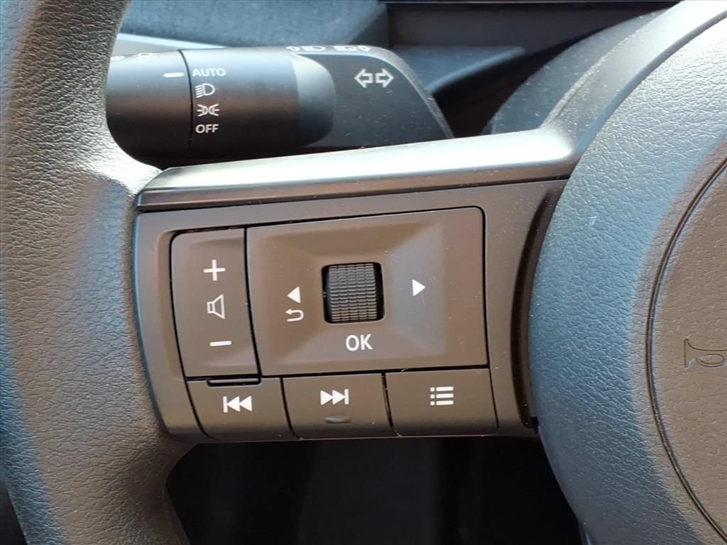 Used 2026 Nissan Kicks SV FWD image 12