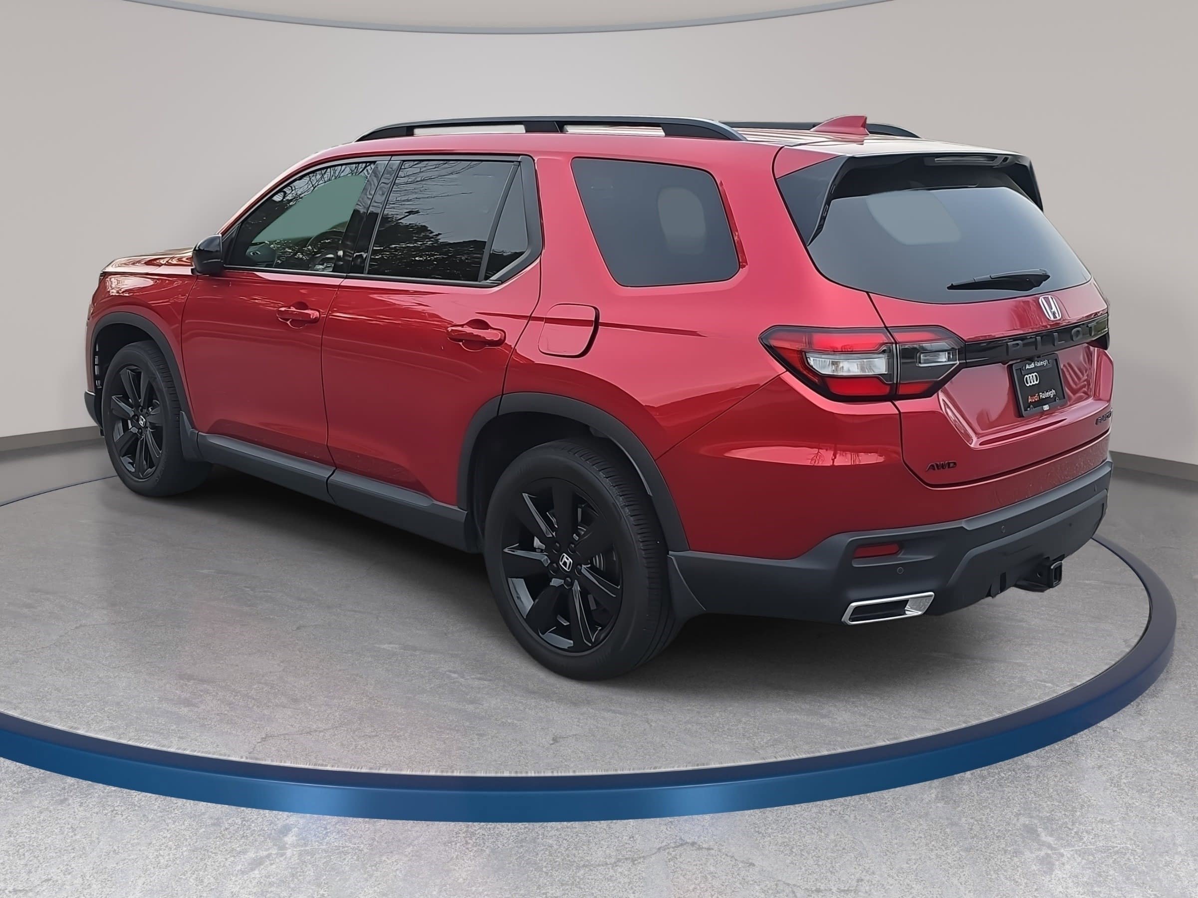 Used 2025 Honda Pilot Black Edition image 7