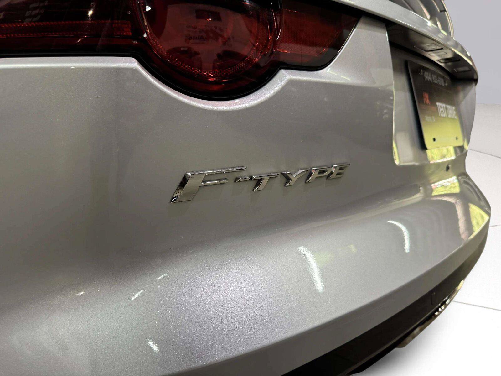 Used 2019 Jaguar F-TYPE Convertible RWD image 17
