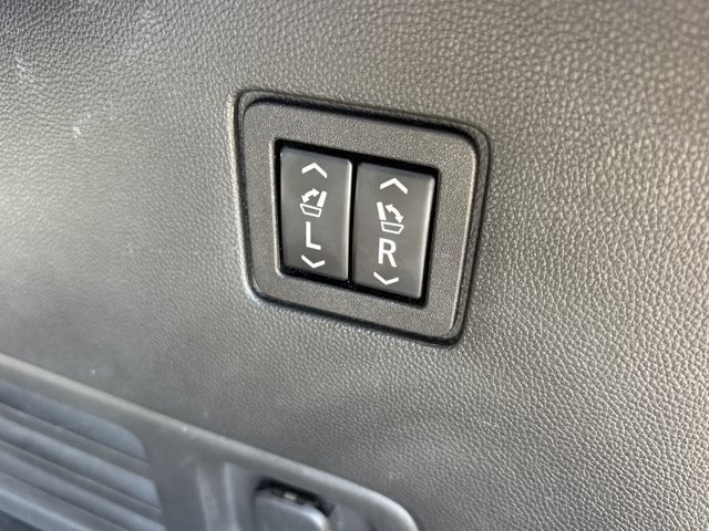 Used 2018 Chevrolet Traverse High Country AWD/4WD image 9