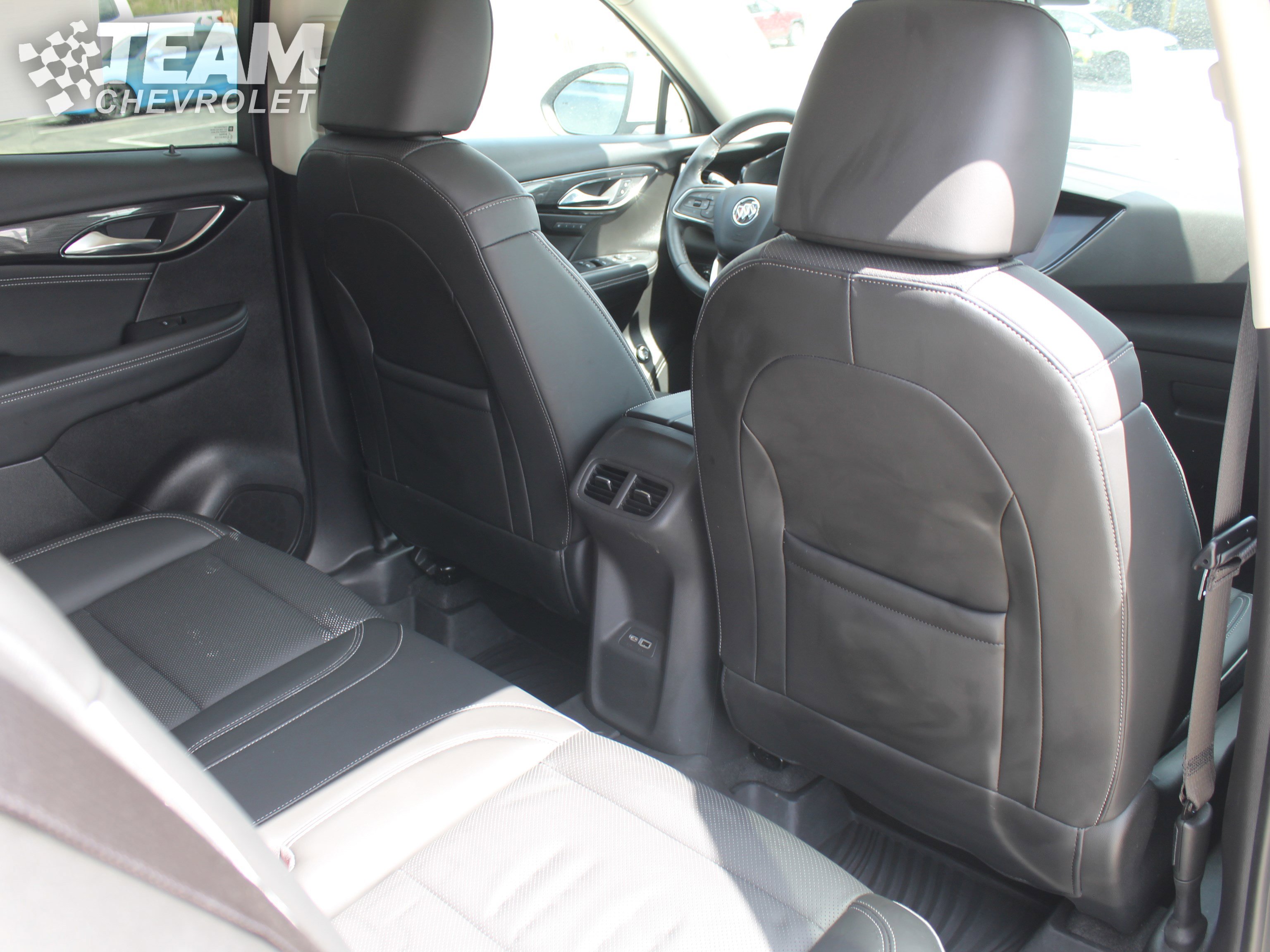 Used 2023 Buick Envision Essence image 23