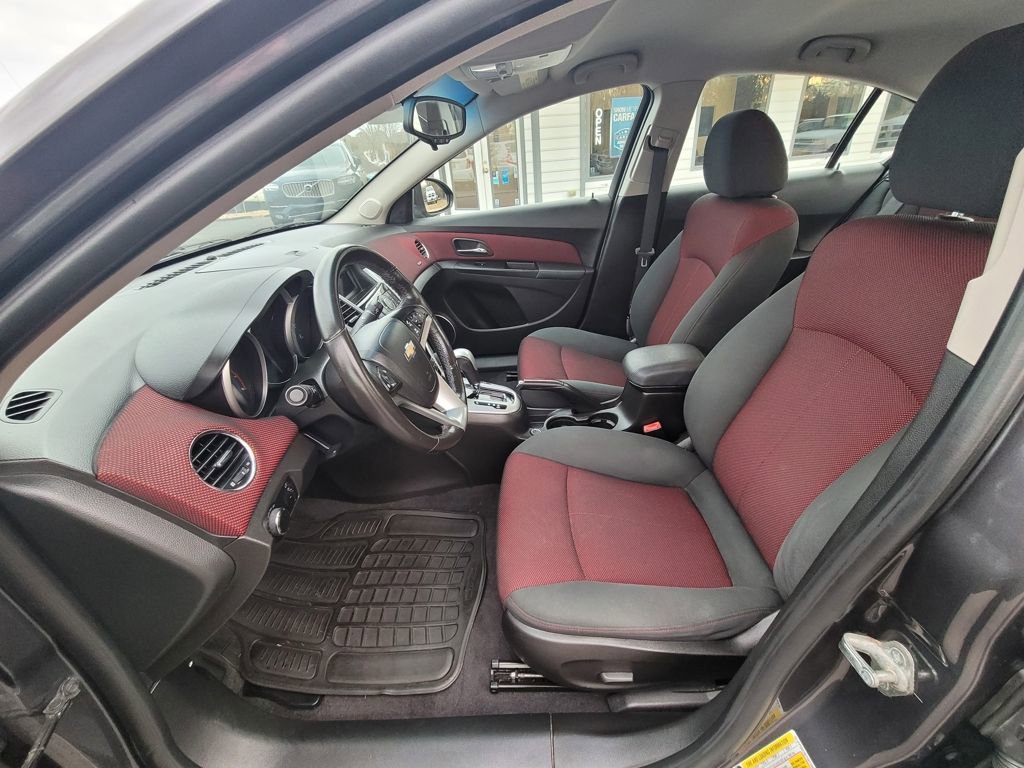 Used 2011 Chevrolet Cruze LT FWD image 10