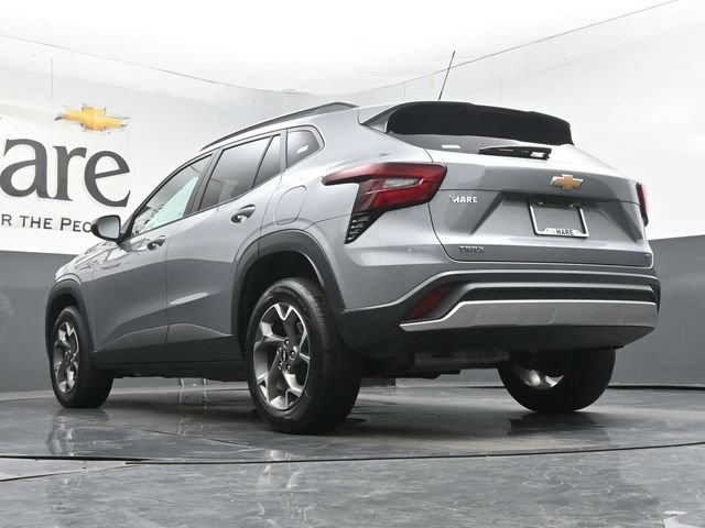 Used 2025 Chevrolet Trax LT w/ Driver Confidence Package FWD image 5