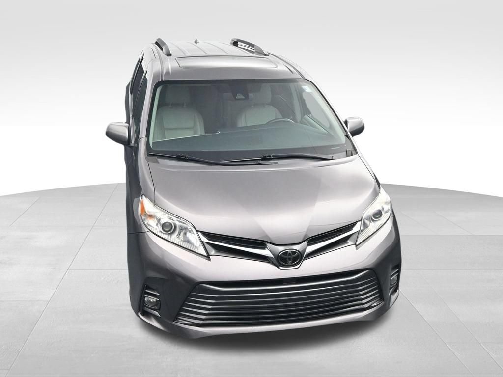 Used 2018 Toyota Sienna XLE w/ XLE Navigation Package FWD image 33