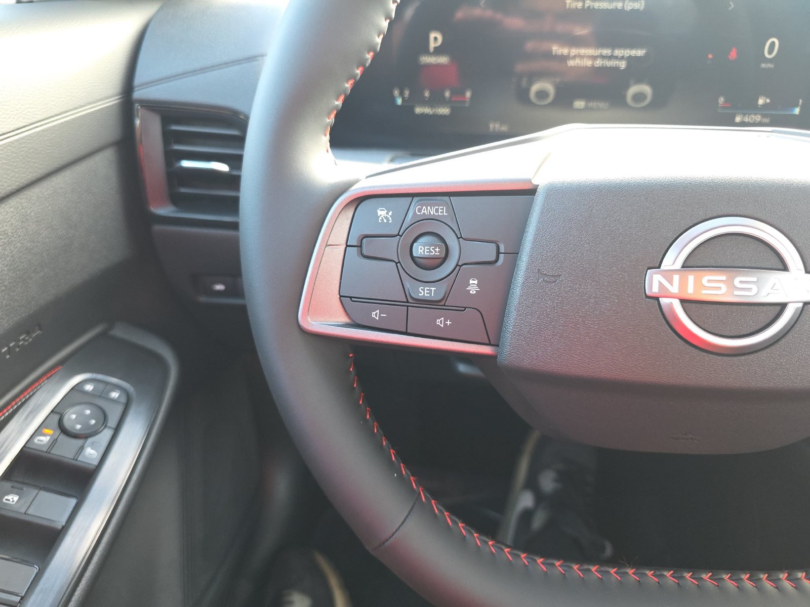 New 2027 Nissan Sentra SR w/ Floor Mat Package FWD image 17