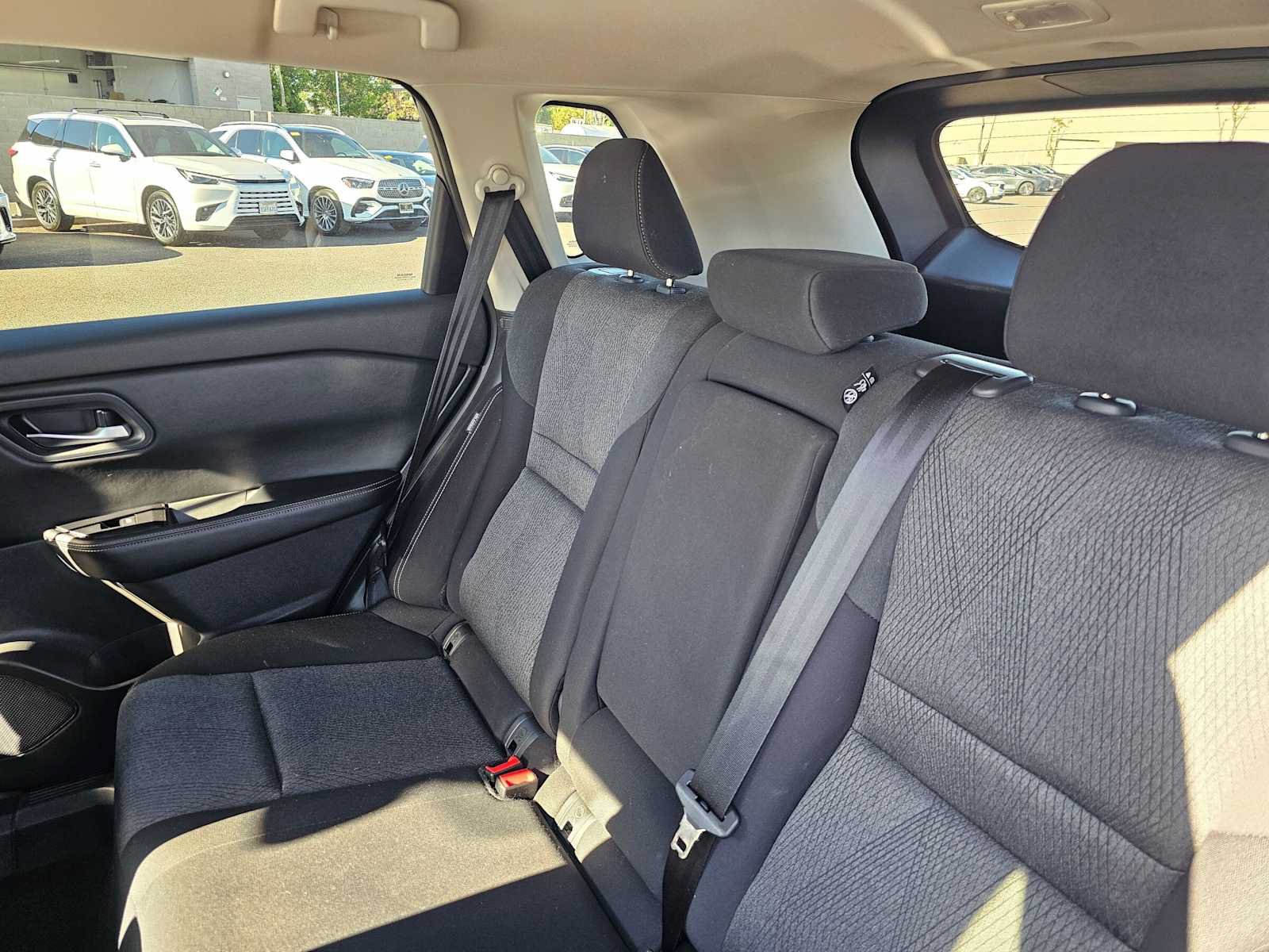 Used 2024 Nissan Rogue SV FWD image 17