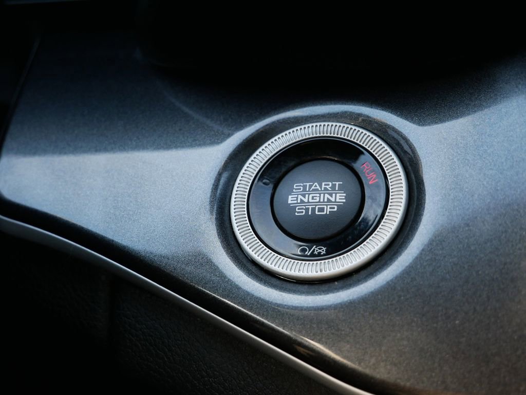 Used 2021 Jeep Grand Cherokee L Laredo image 24