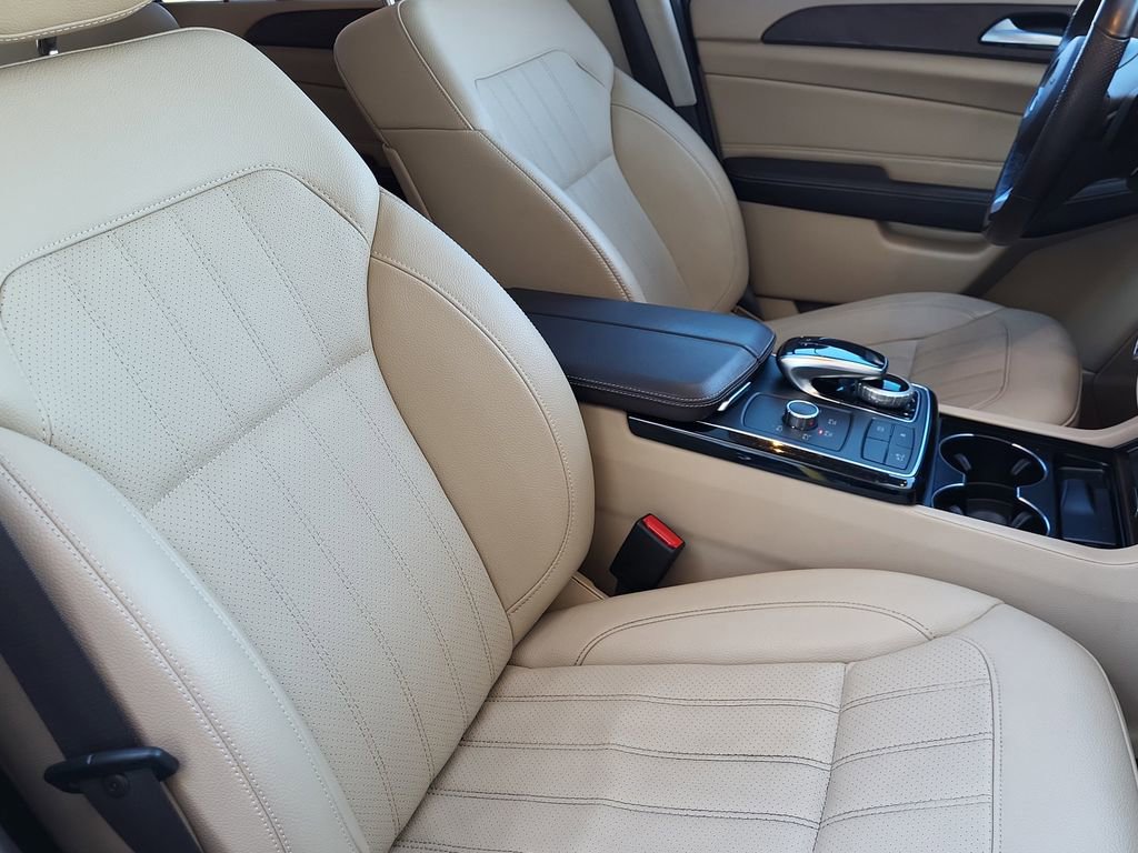 Used 2019 Mercedes-Benz GLE 400 4MATIC image 19