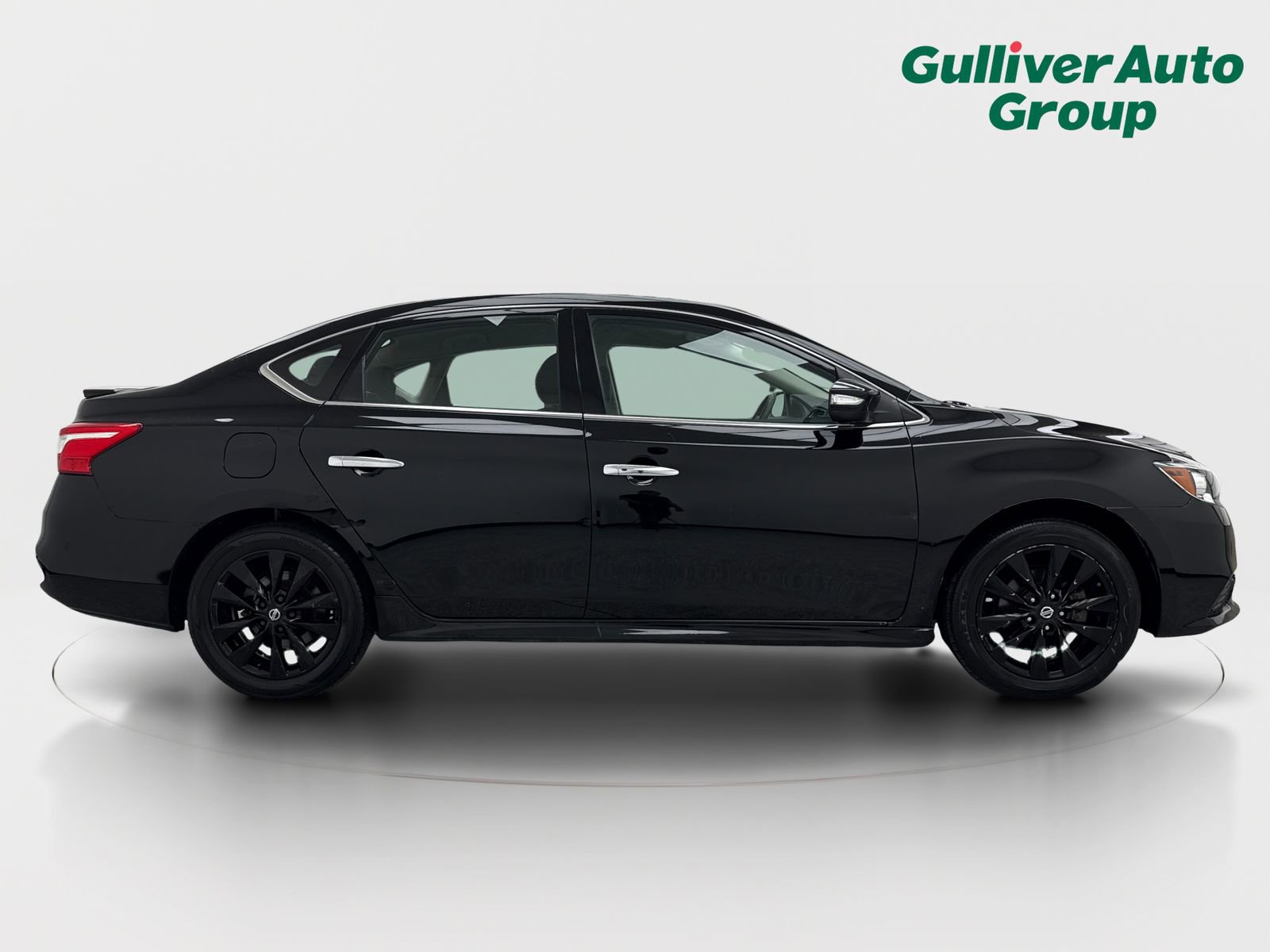 Used 2018 Nissan Sentra SR w/ SR Midnight Edition Package FWD image 10