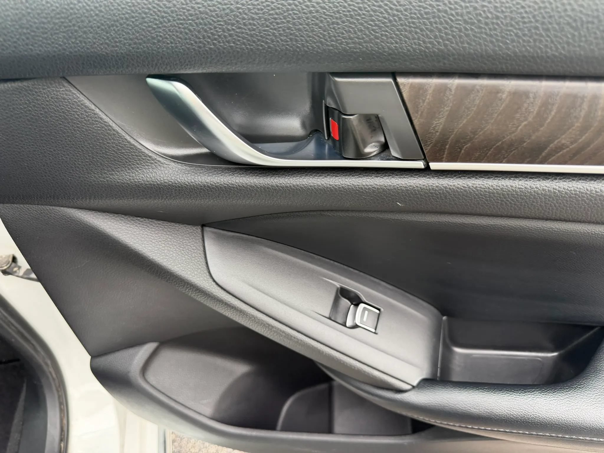 Used 2018 Honda Accord EX-L image 30