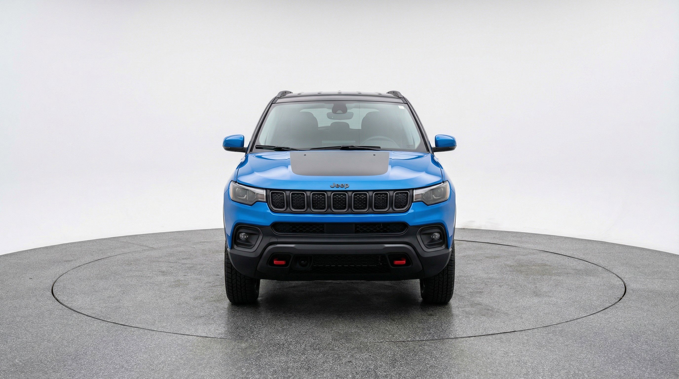 Used 2025 Jeep Compass Trailhawk image 2