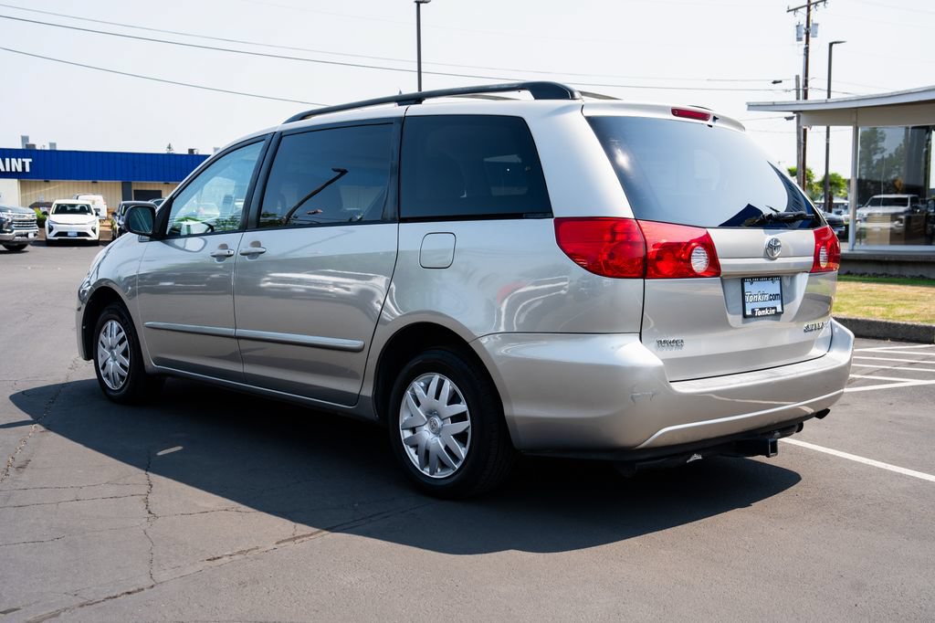 Used 2006 Toyota Sienna LE FWD image 2