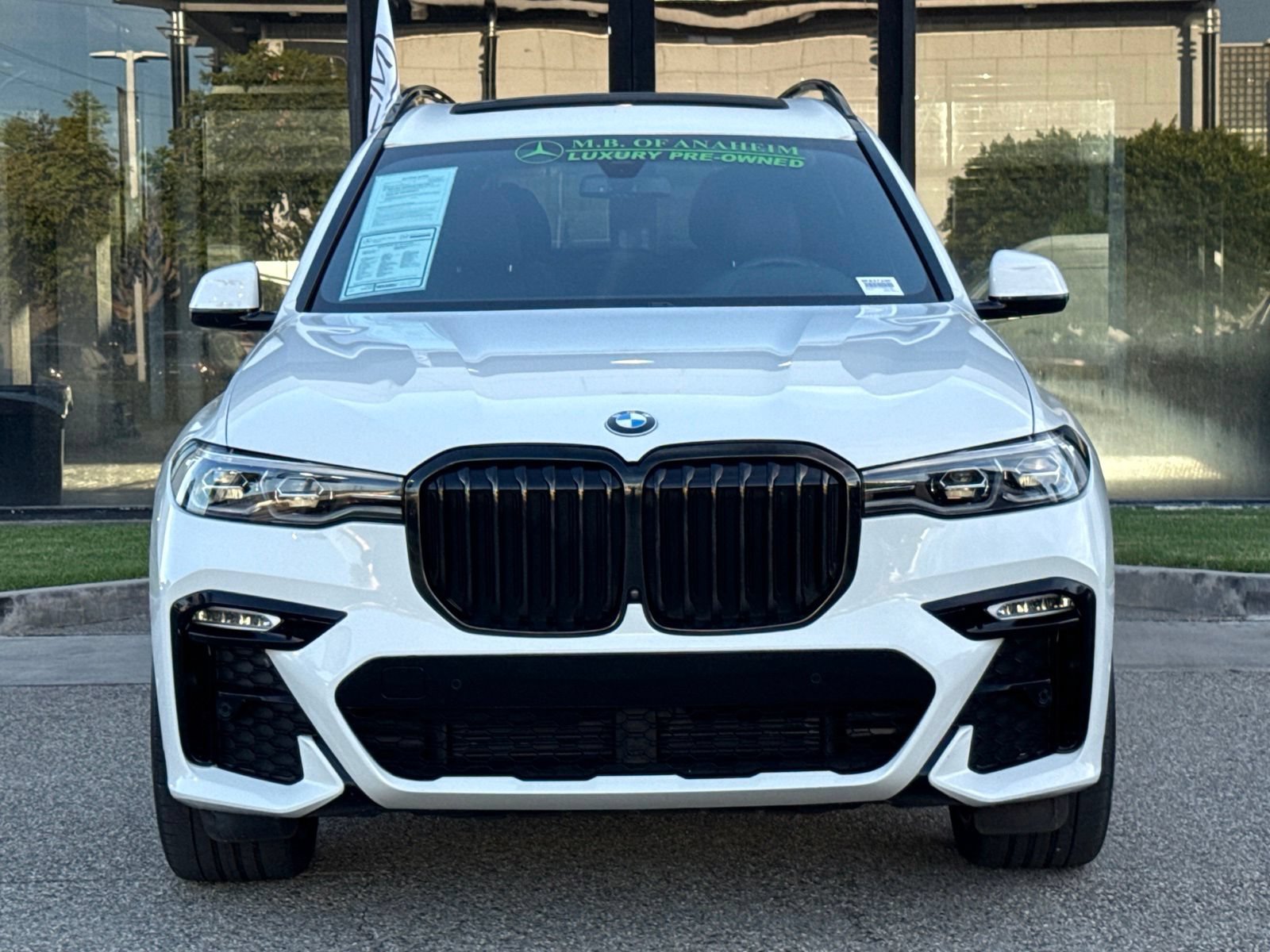 Used 2022 BMW X7 xDrive40i w/ M Sport Package AWD/4WD image 5