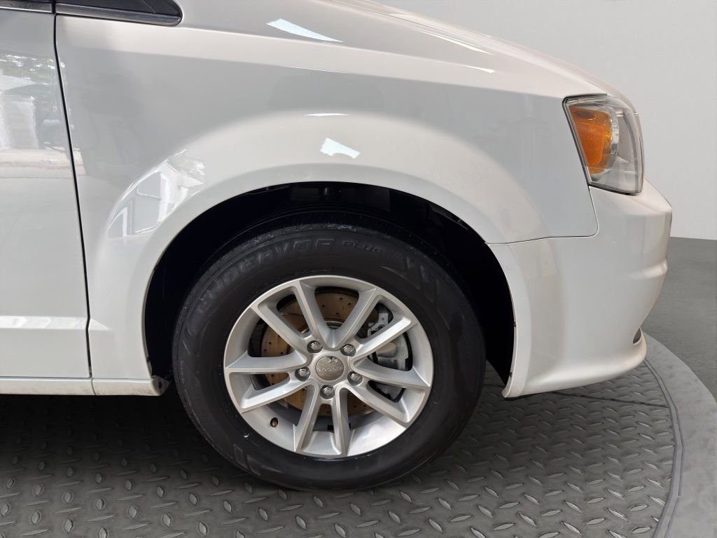 Used 2020 Dodge Grand Caravan SXT FWD image 27