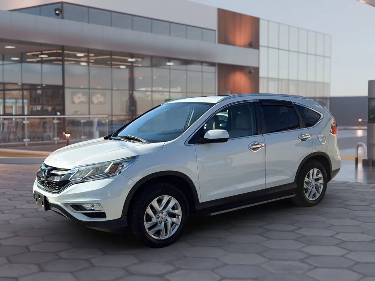 Used 2016 Honda CR-V EX-L image 2
