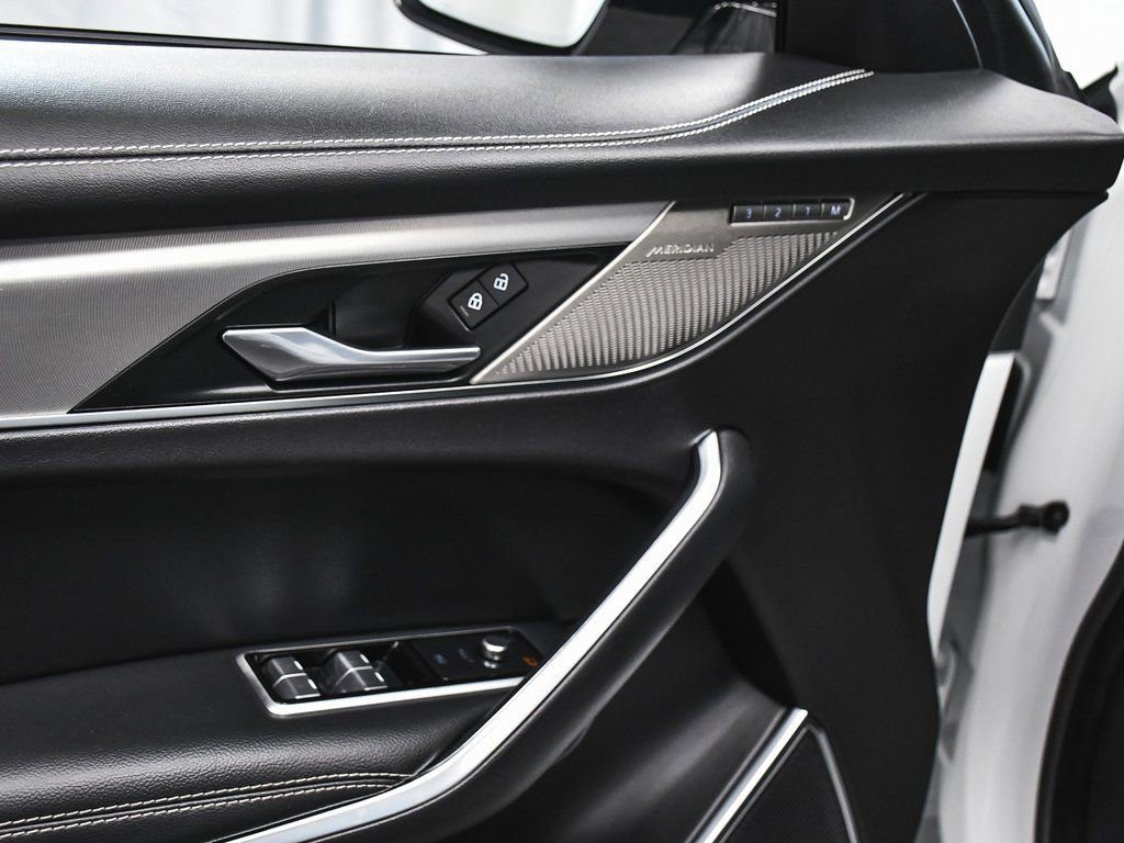 Used 2024 Jaguar F-PACE R-Dynamic S image 10