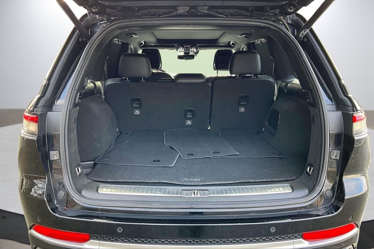 Certified 2022 Jeep Grand Cherokee Summit w/ Adv Protech Group IV image 26