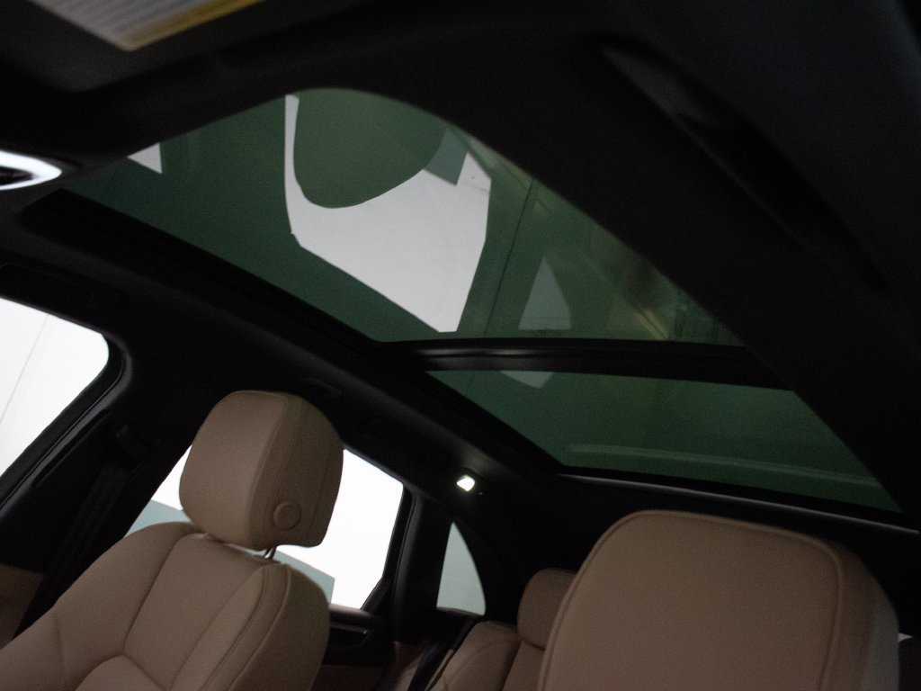 New 2026 Porsche Macan AWD/4WD image 21