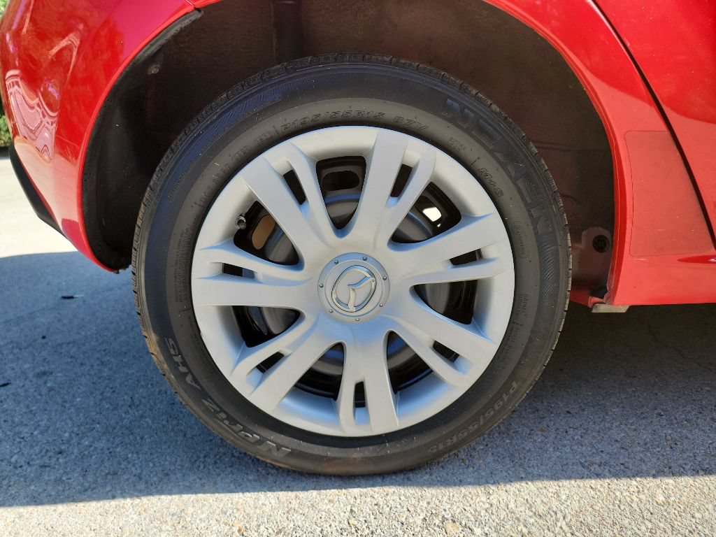 Used 2011 MAZDA MAZDA2 Sport FWD image 10