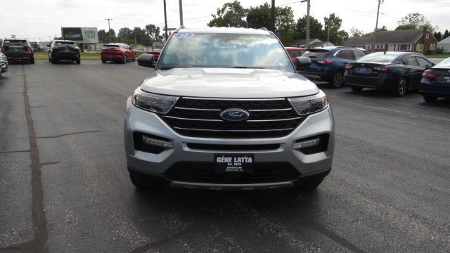 Certified 2022 Ford Explorer XLT w/ Equipment Group 202A image 11