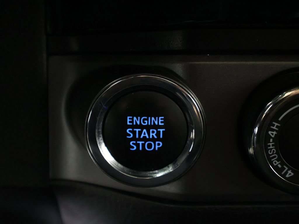 Used 2018 Toyota Tacoma TRD Sport AWD/4WD image 40