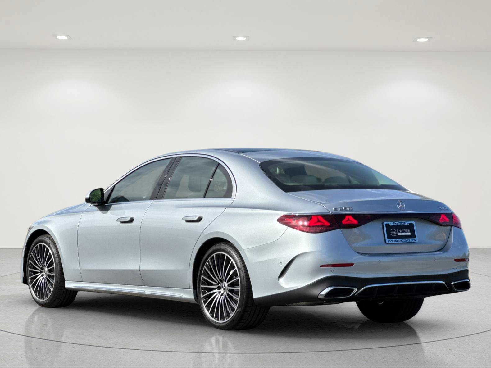 New 2027 Mercedes-Benz E 350 4MATIC Sedan image 3