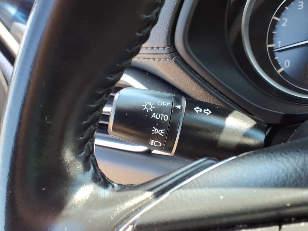 Used 2019 MAZDA CX-5 Touring image 18