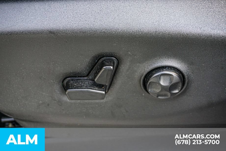 Used 2024 Chrysler Pacifica Touring-L FWD image 54