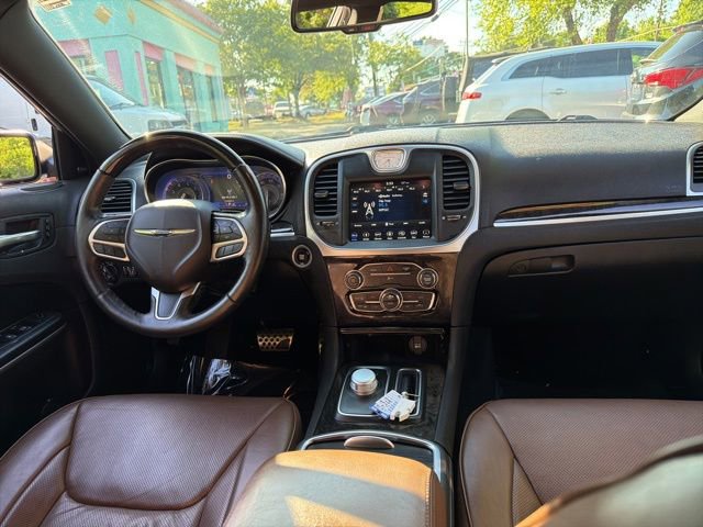 Used 2019 Chrysler 300 Limited RWD image 11
