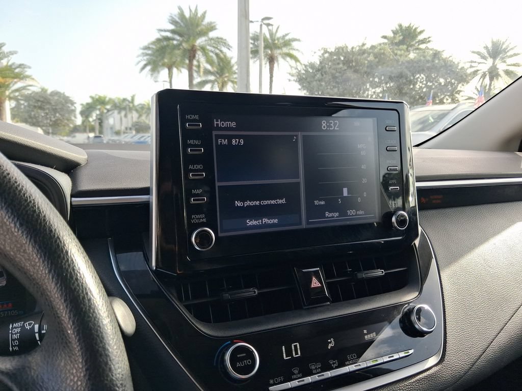 Used 2020 Toyota Corolla LE FWD image 22