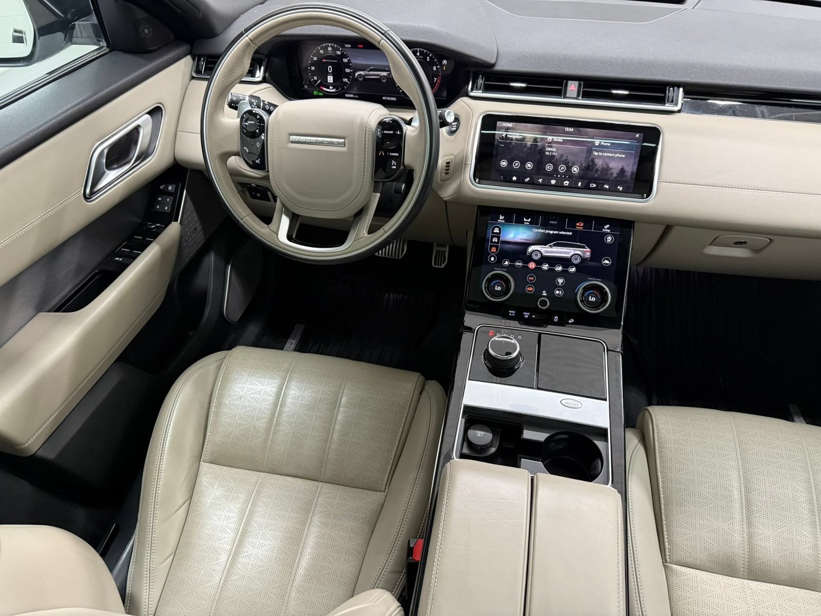 Used 2019 Land Rover Range Rover Velar R-Dynamic HSE AWD/4WD image 27