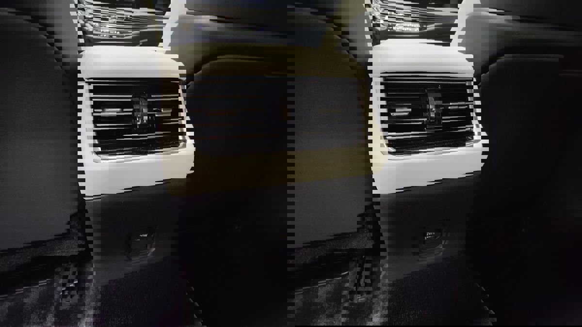 Used 2022 Lexus LS 500 F Sport w/ Accessory Package (Z1) image 59