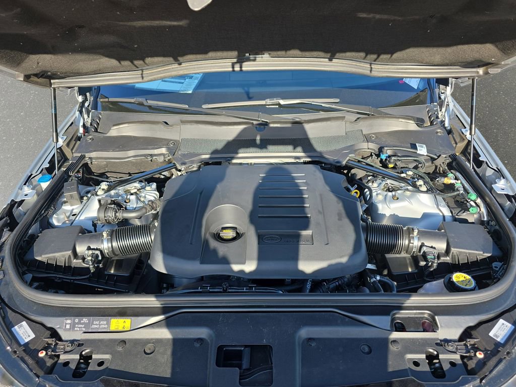 Certified 2024 Land Rover Discovery Dynamic SE AWD/4WD image 35