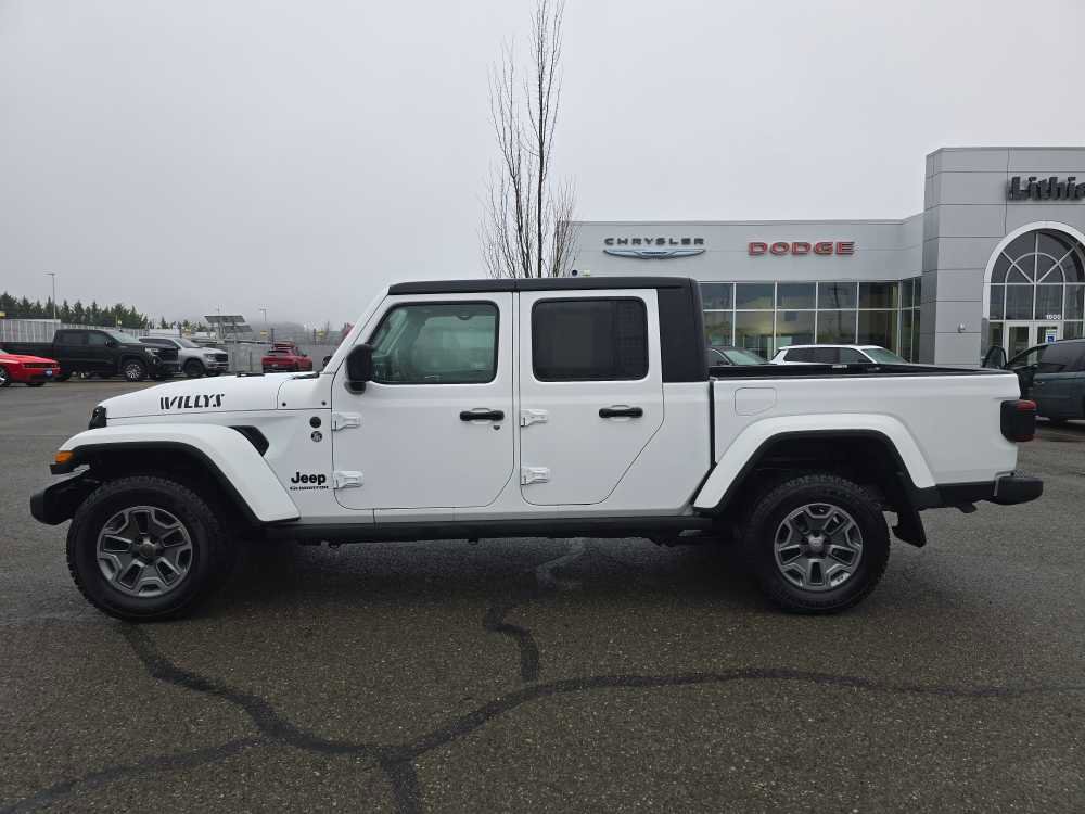 Used 2022 Jeep Gladiator Sport image 2