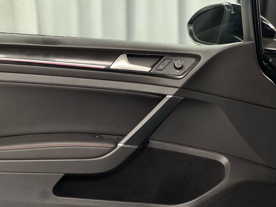 Used 2015 Volkswagen GTI Autobahn w/ Lighting Package (SEL) image 34