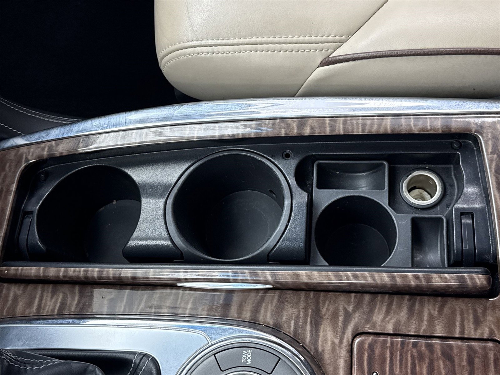 Used 2017 Nissan Armada Platinum w/ Captain Seat Package image 35