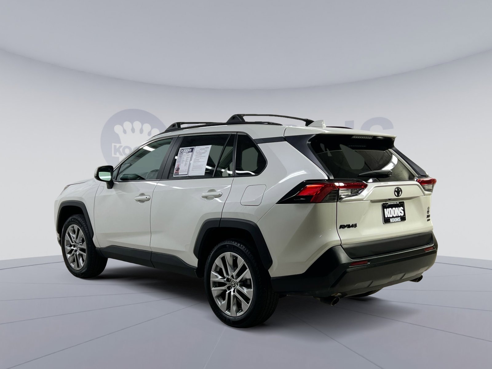 Used 2022 Toyota RAV4 XLE Premium image 10