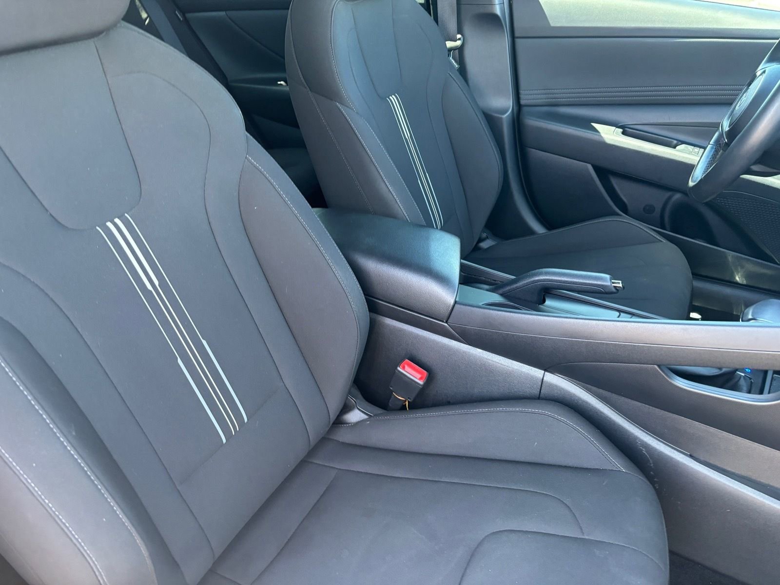 Used 2025 Hyundai Elantra Sport image 15