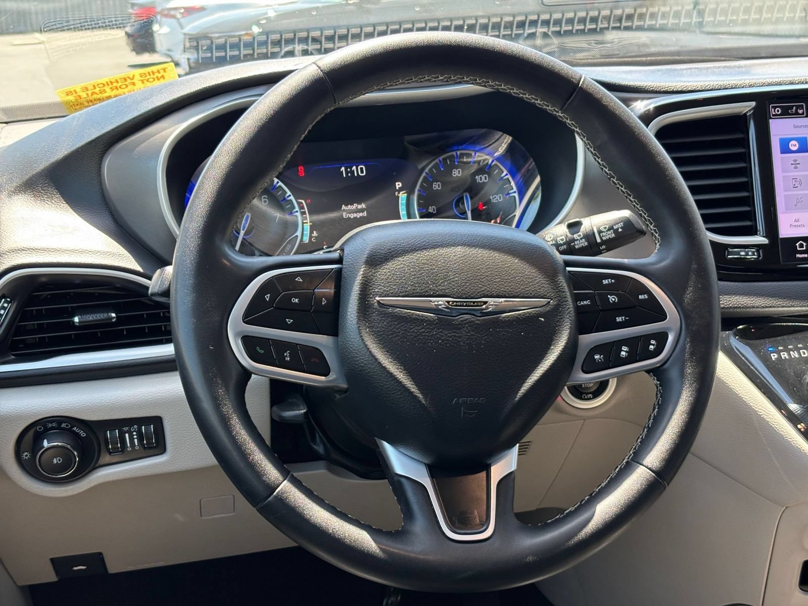 Used 2024 Chrysler Pacifica Touring-L FWD image 28