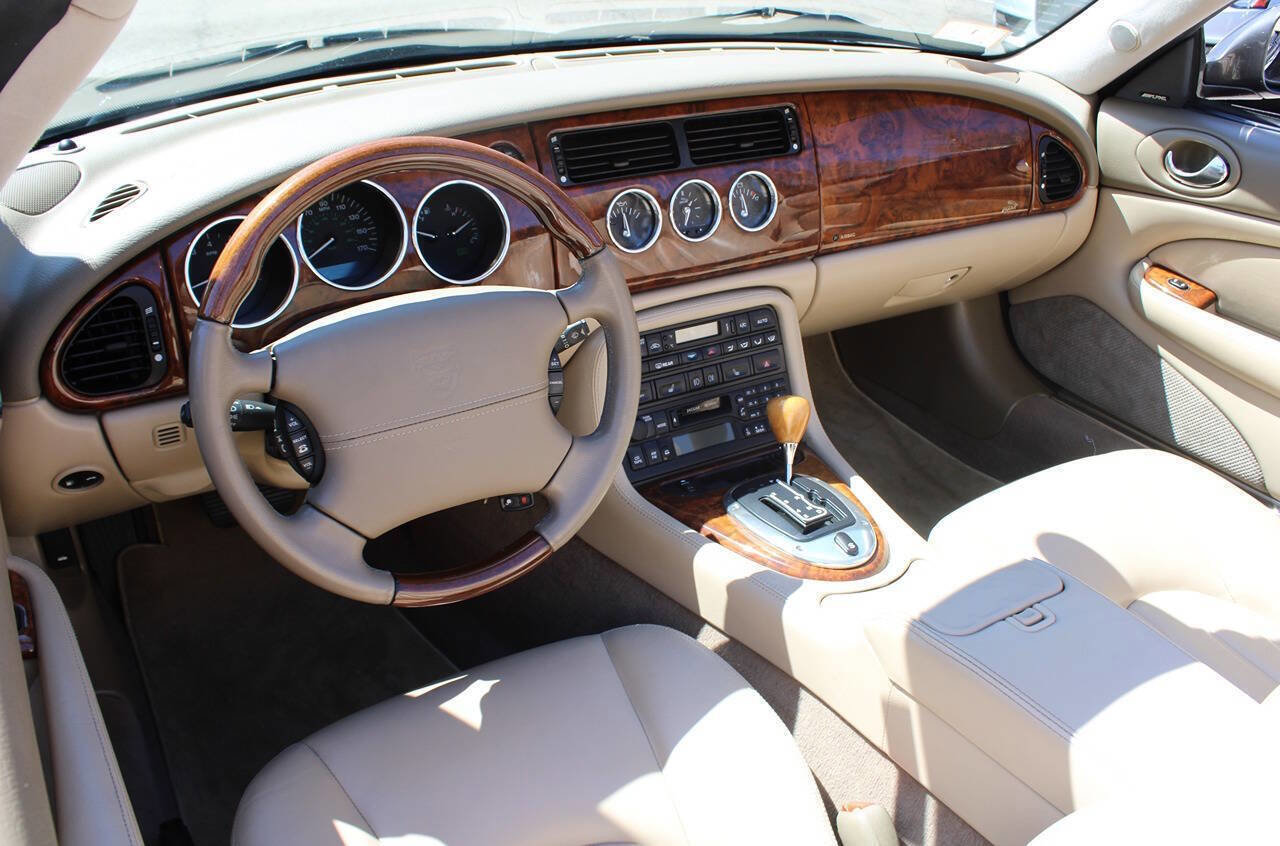 Used 2004 Jaguar XK8 Convertible image 16