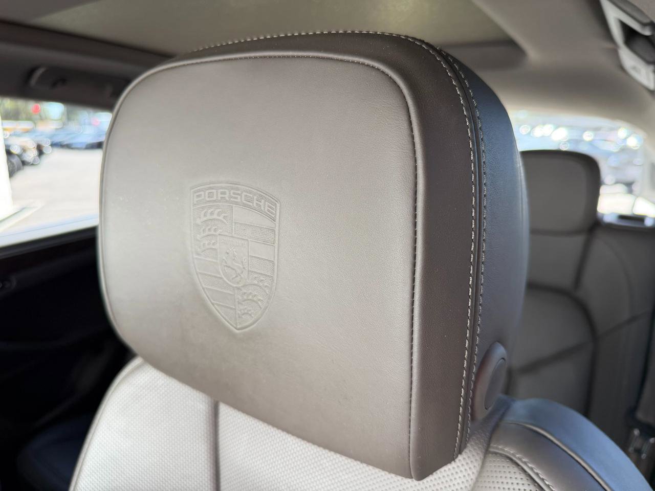 Used 2018 Porsche Macan S image 27