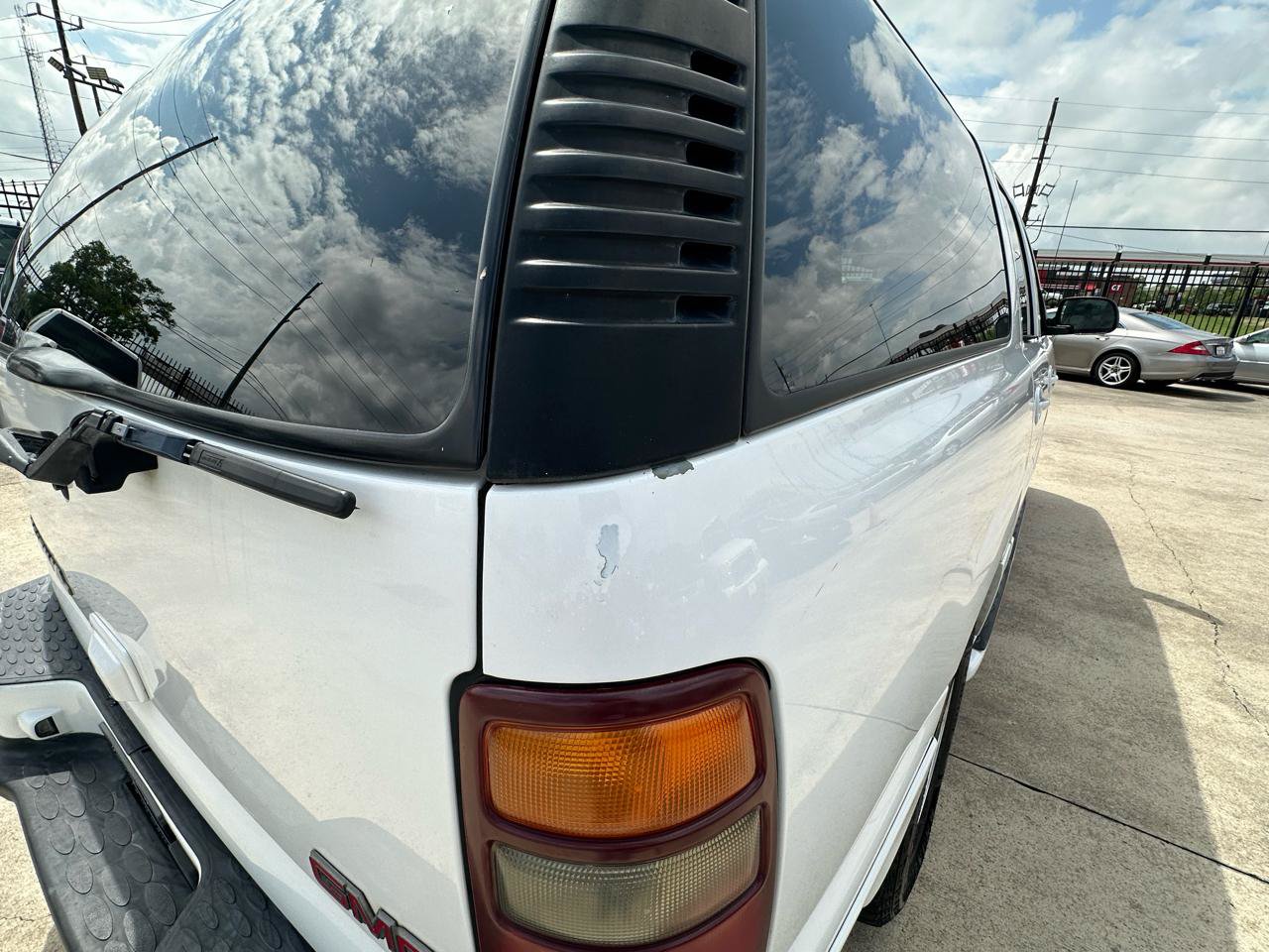 Used 2002 GMC Yukon XL Denali AWD/4WD image 13