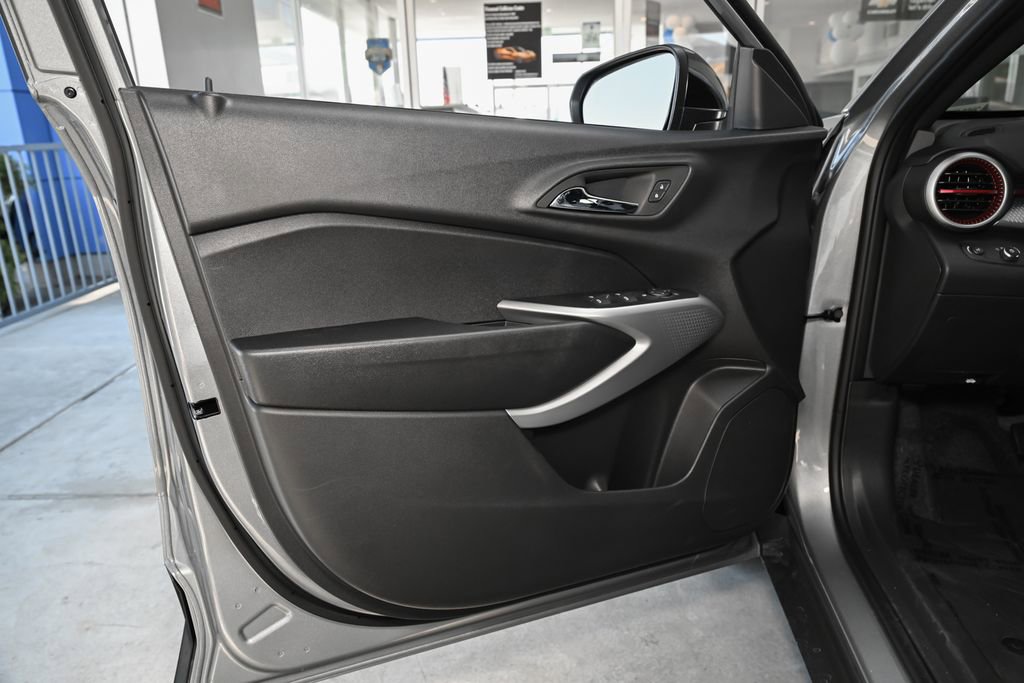 New 2026 Chevrolet Trax RS FWD image 16