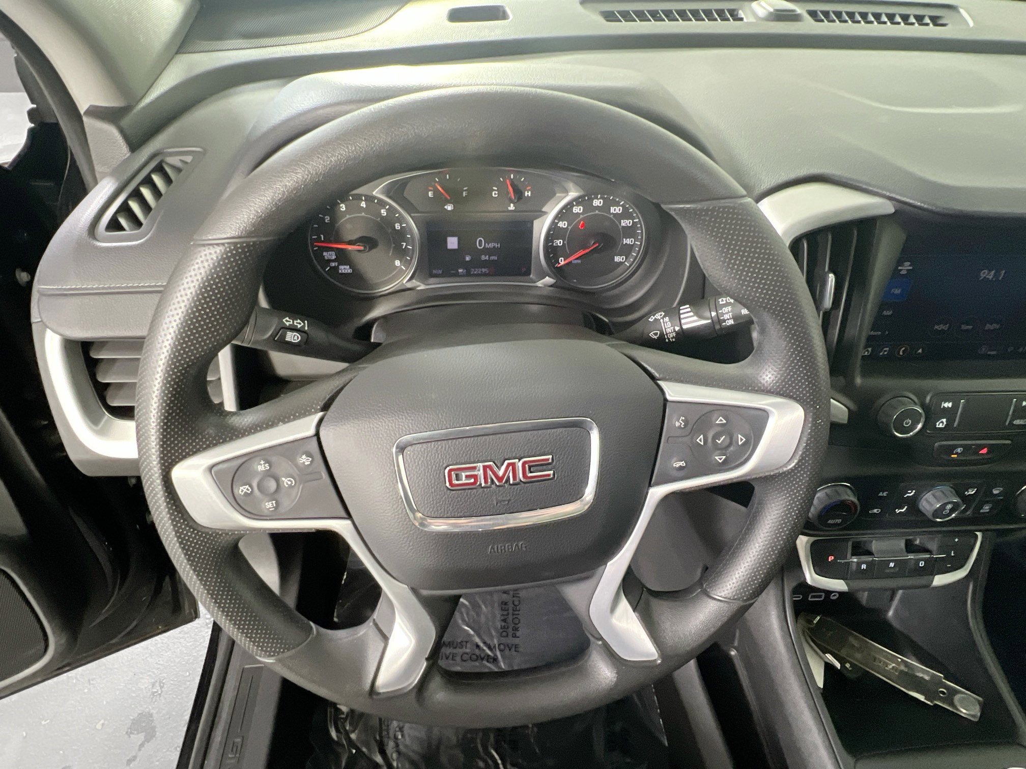 Used 2022 GMC Terrain SLE w/ Driver Convenience Package image 11